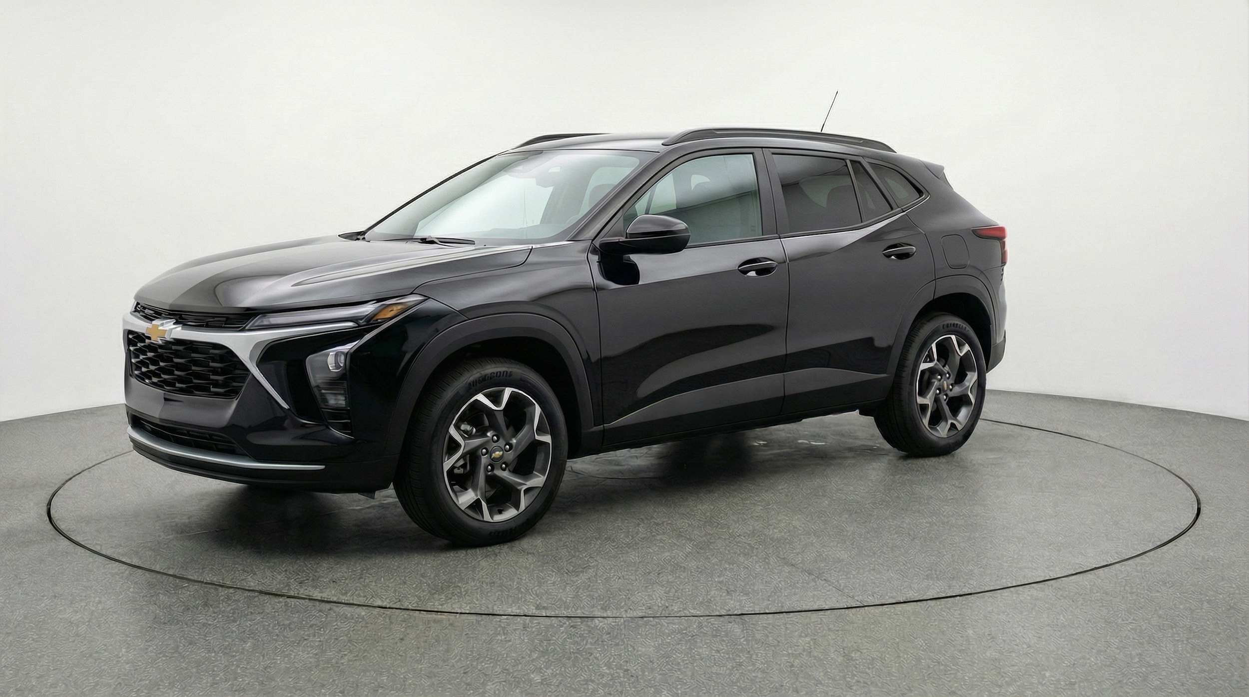 Thumbnail: 2025 Chevrolet Trax - 3