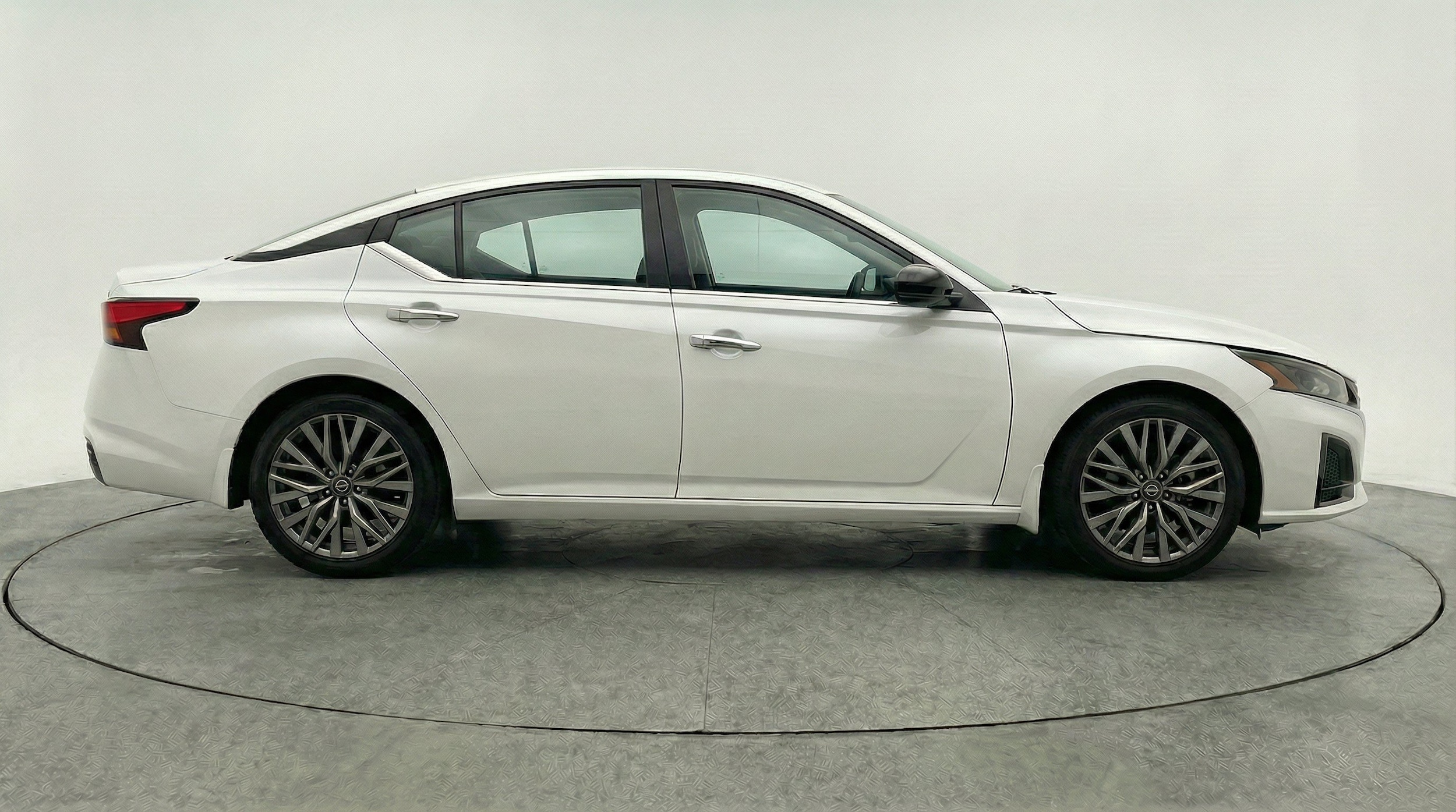 Thumbnail: 2025 Nissan Altima - 10