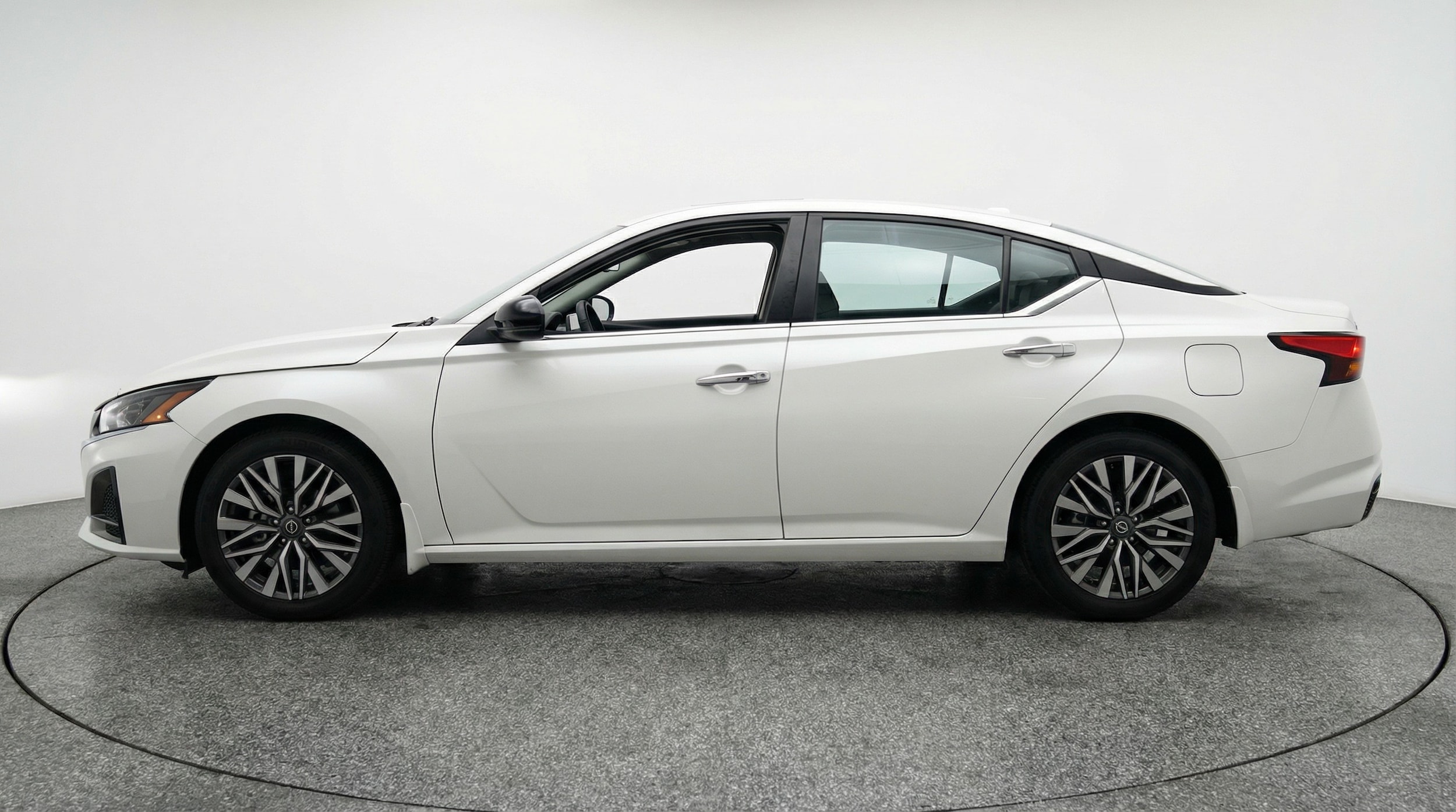 Thumbnail: 2025 Nissan Altima - 4