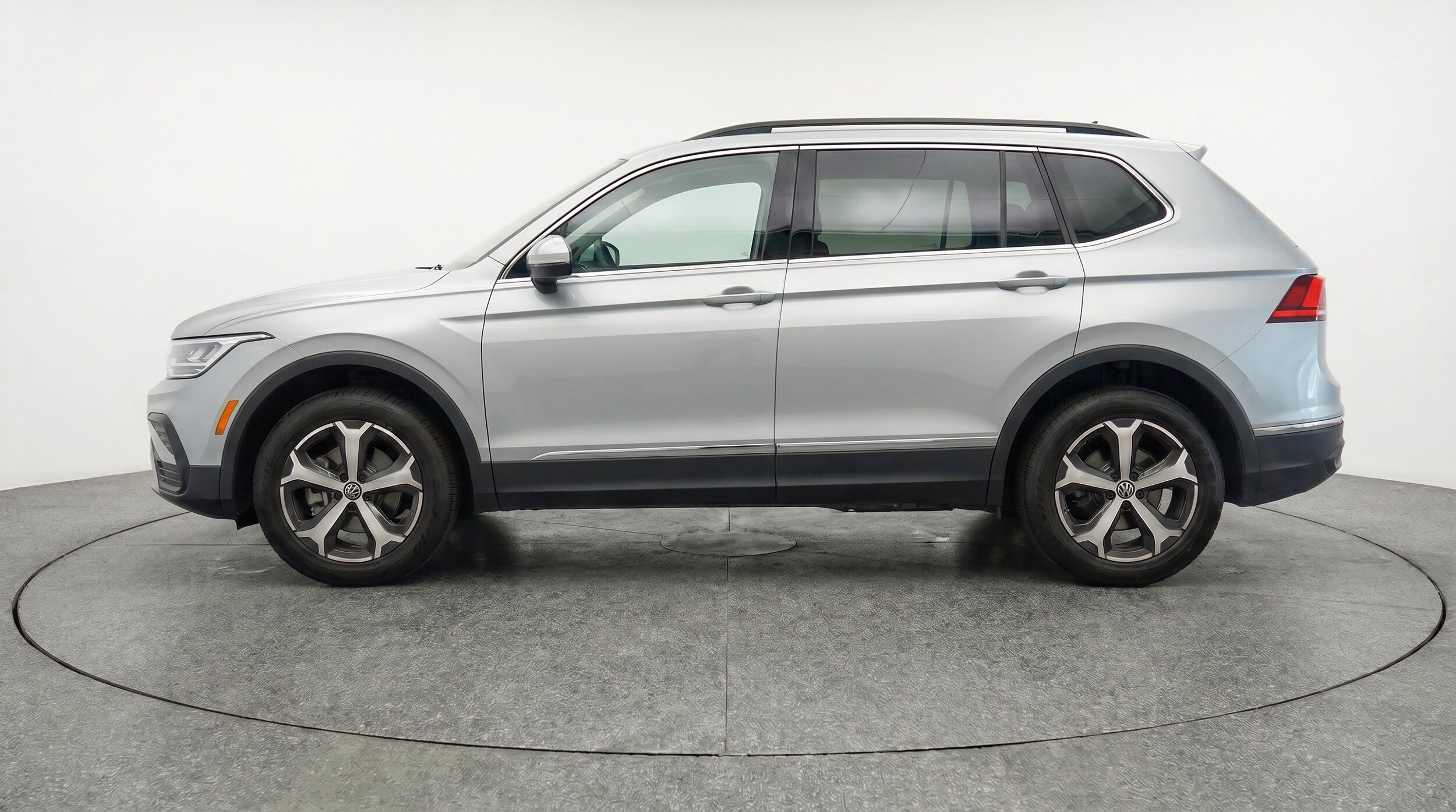 Thumbnail: 2026 Volkswagen Tiguan - 5