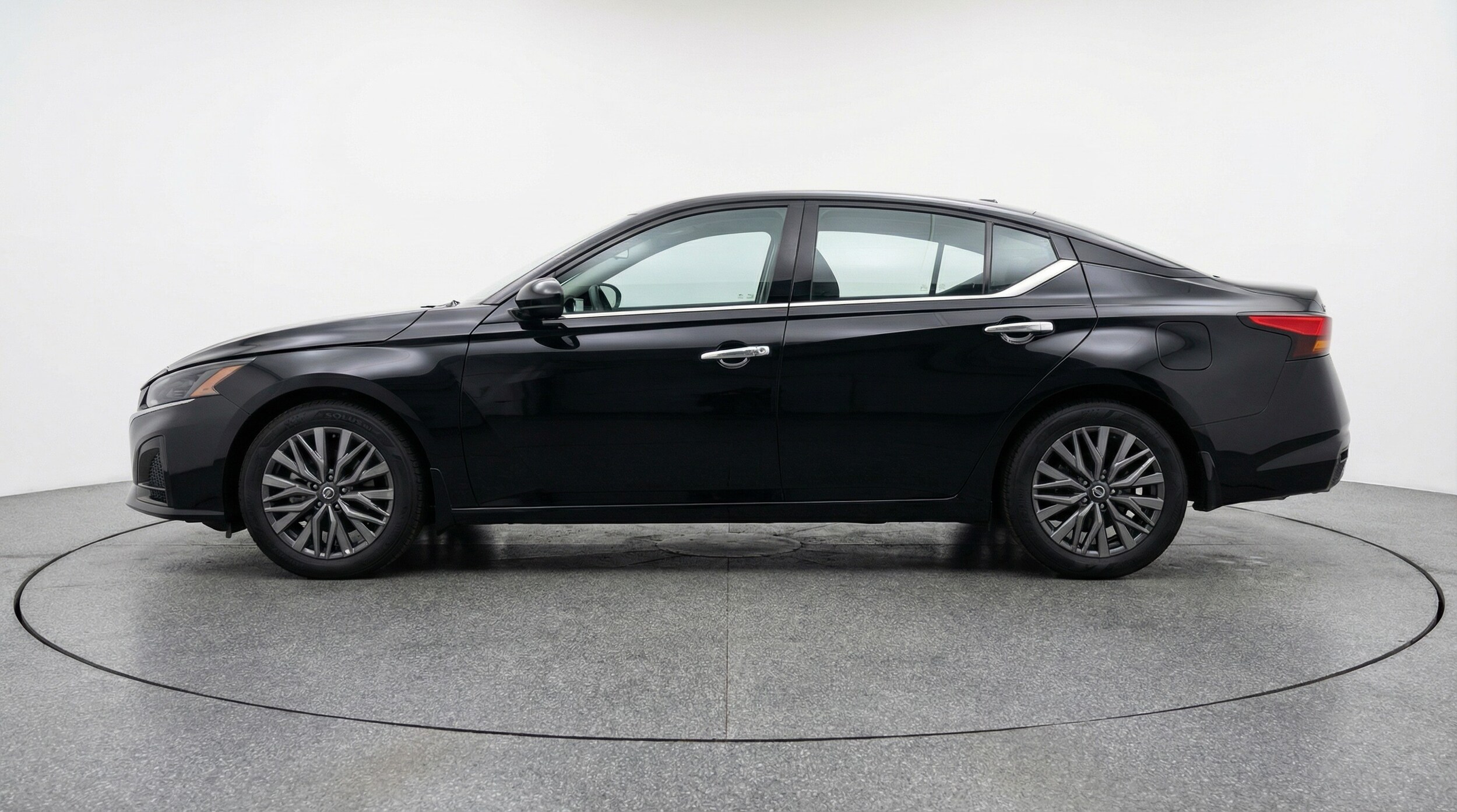 Thumbnail: 2025 Nissan Altima - 4