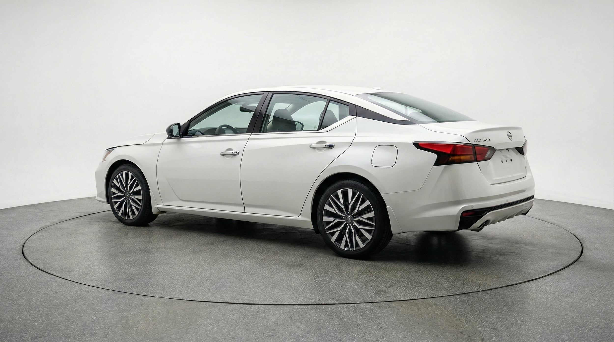 Thumbnail: 2025 Nissan Altima - 5