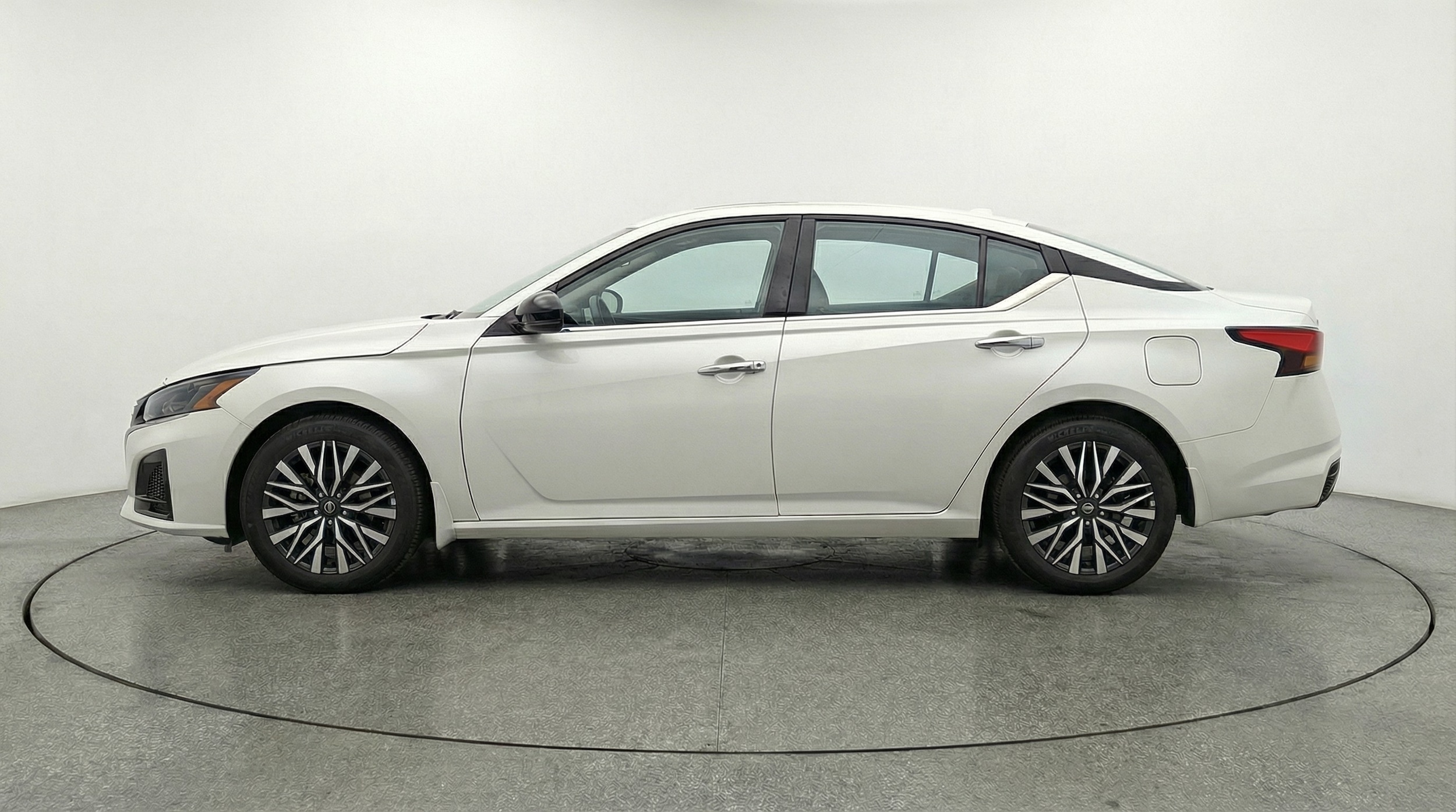 Thumbnail: 2025 Nissan Altima - 4
