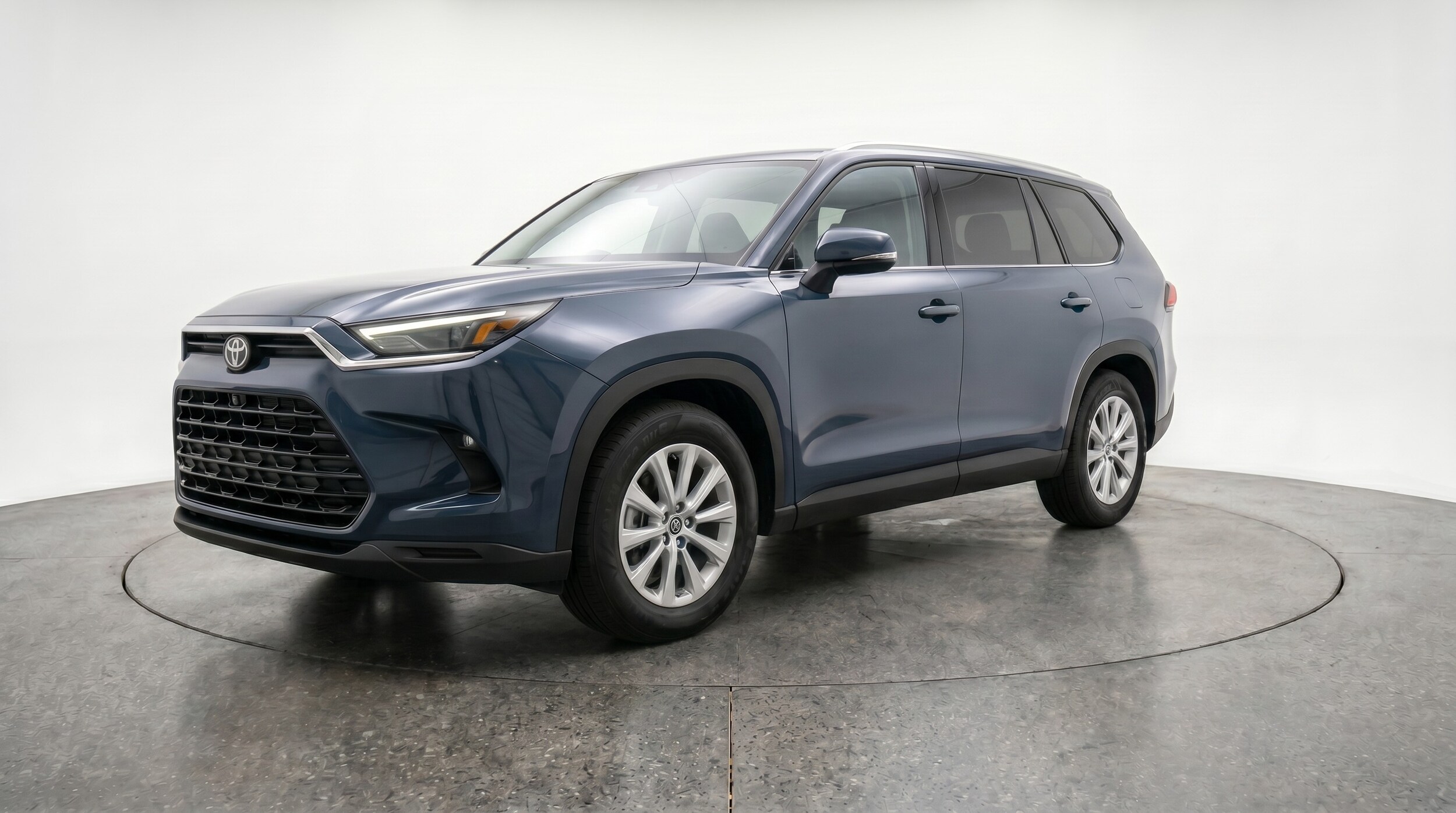 Thumbnail: 2025 Toyota Grand Highlander - 3