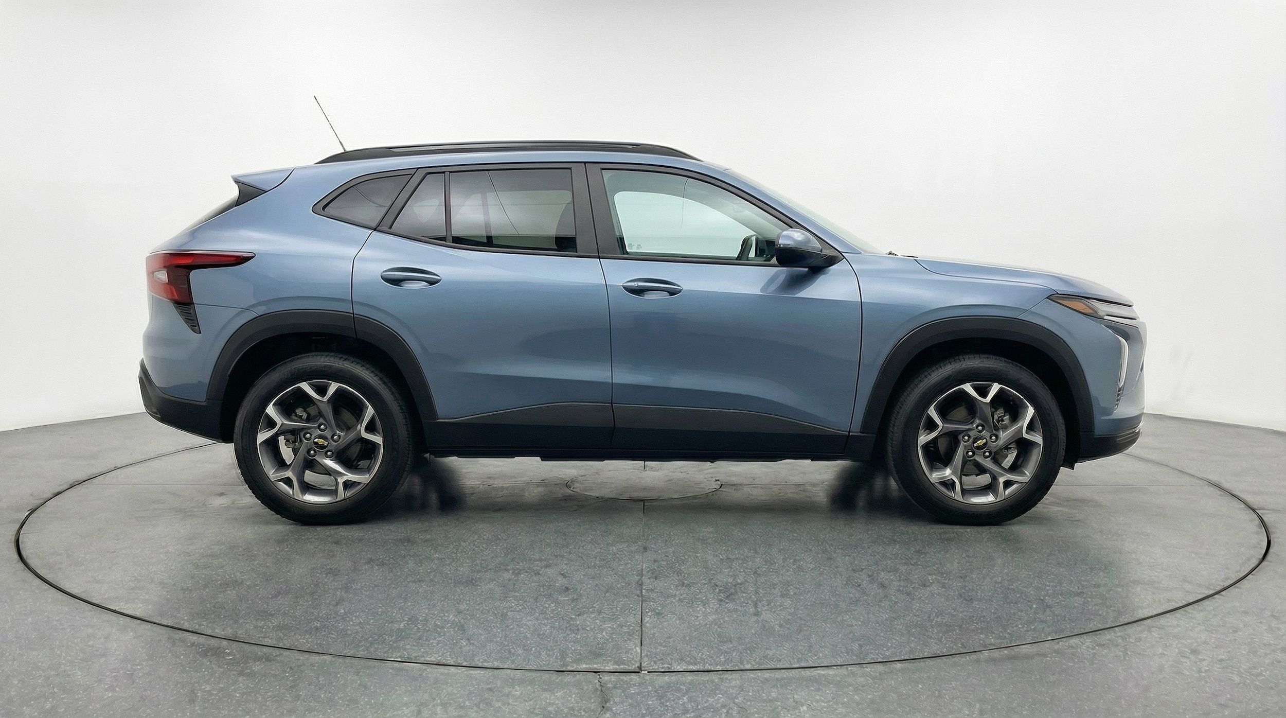 Thumbnail: 2025 Chevrolet Trax - 8