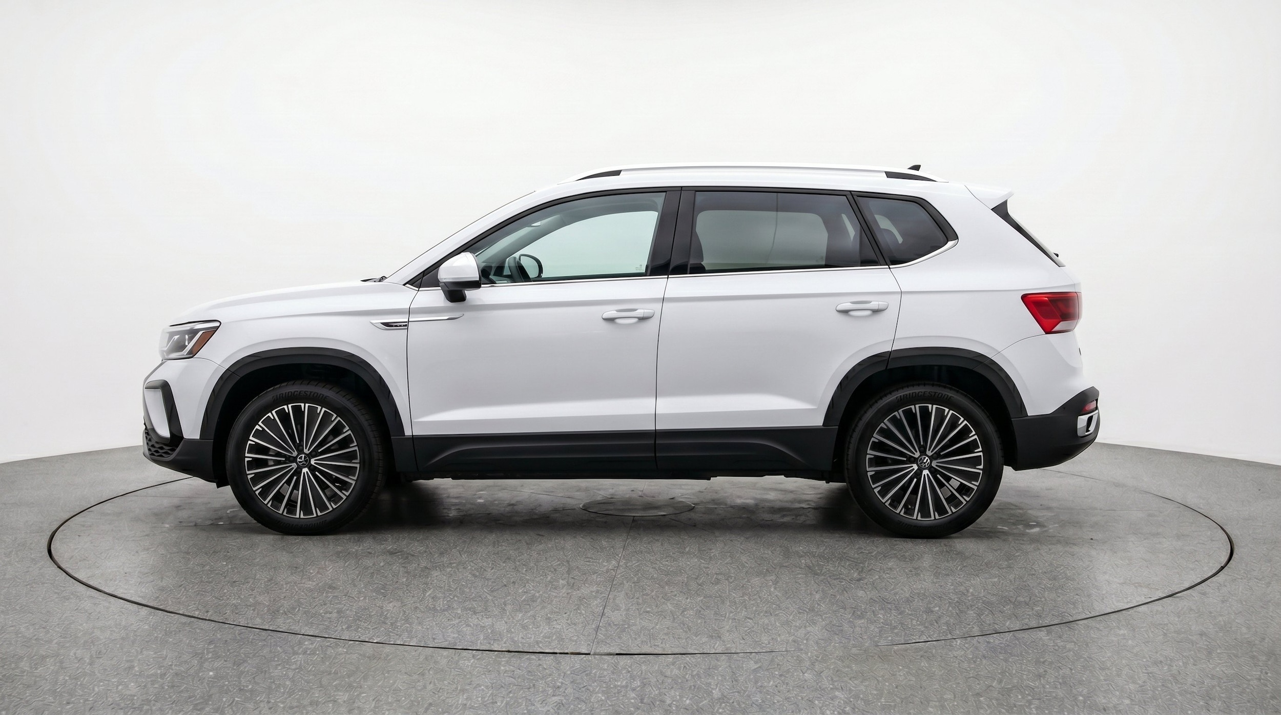 Thumbnail: 2026 Volkswagen Taos - 5