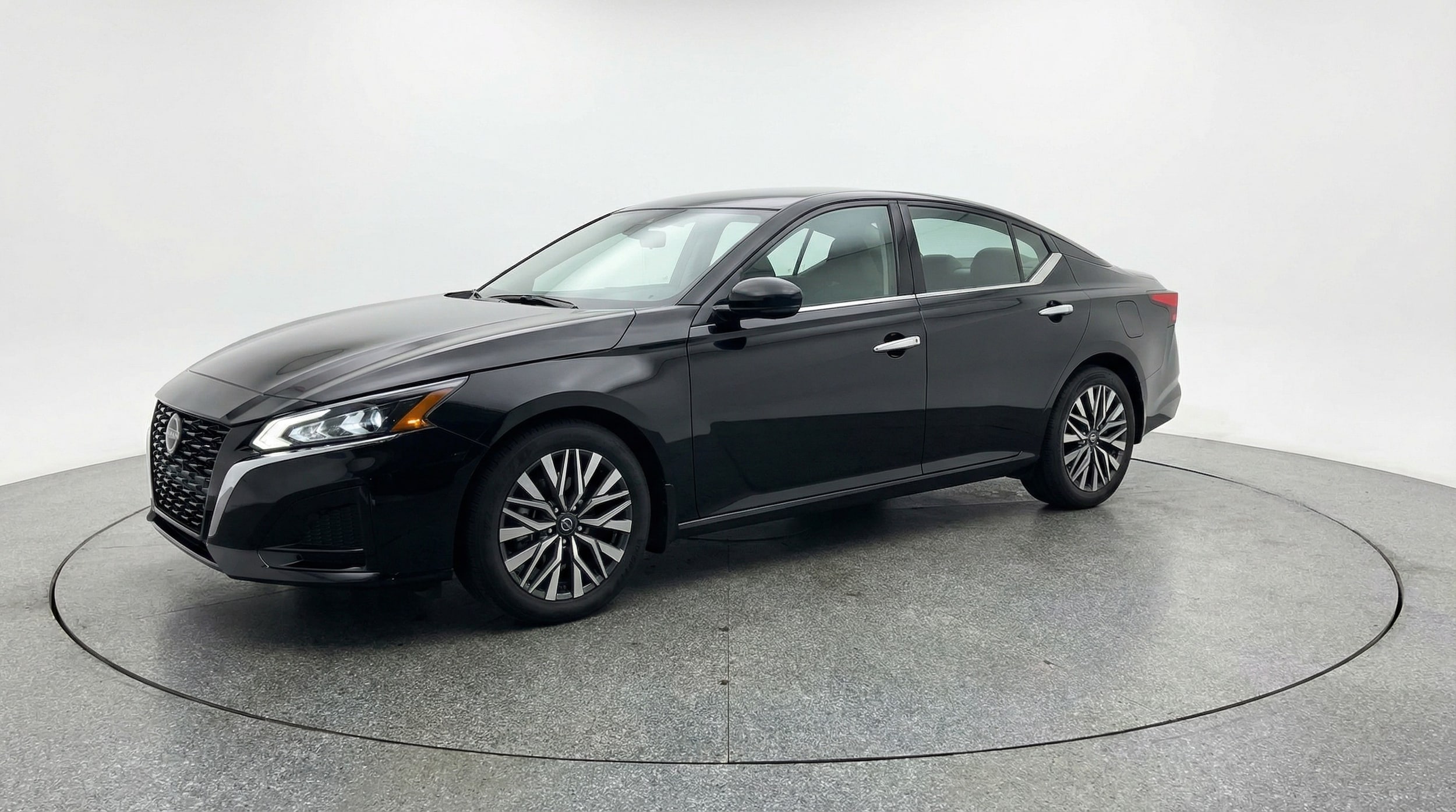 Thumbnail: 2025 Nissan Altima - 3