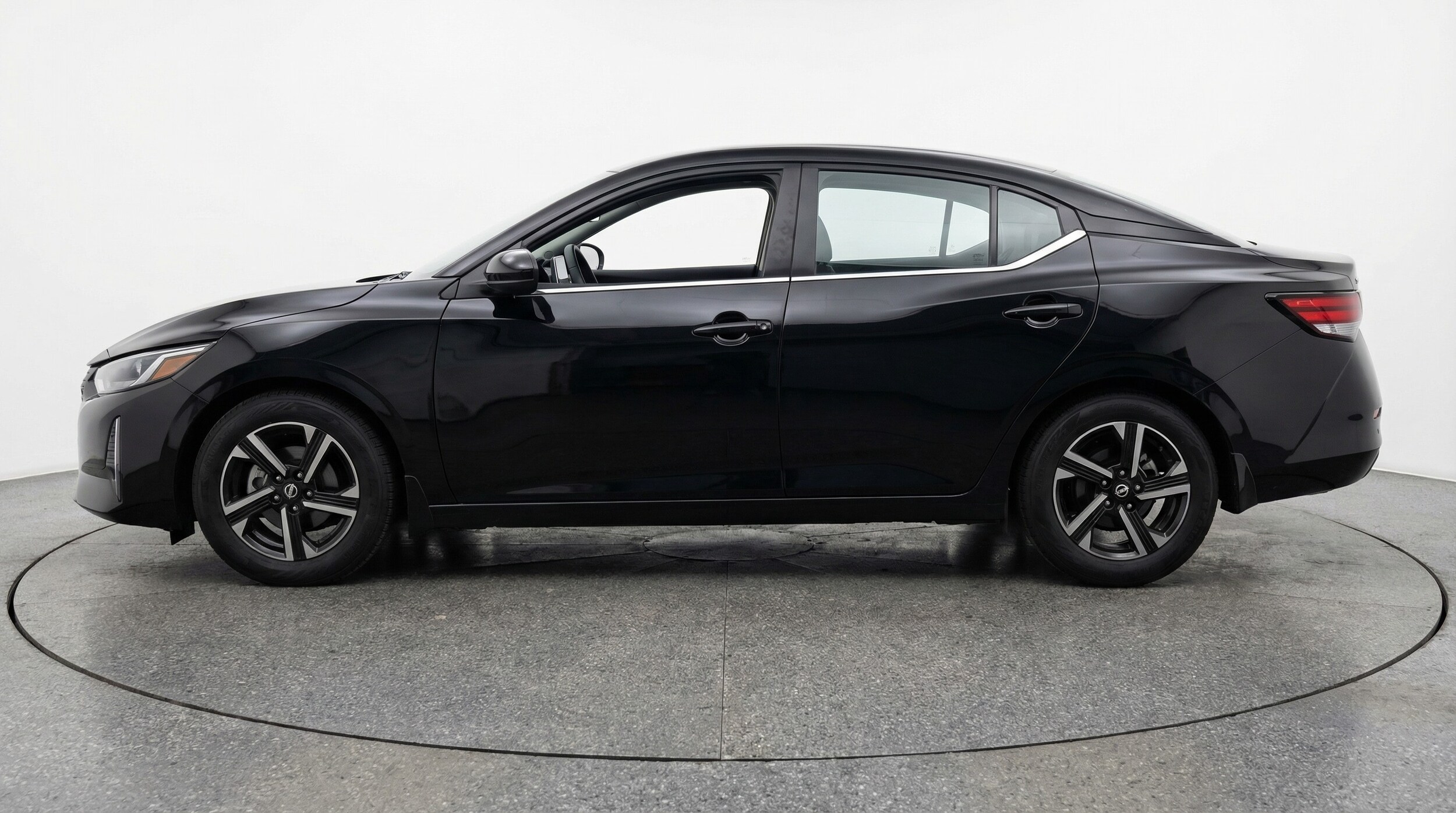 Thumbnail: 2025 Nissan Sentra - 4