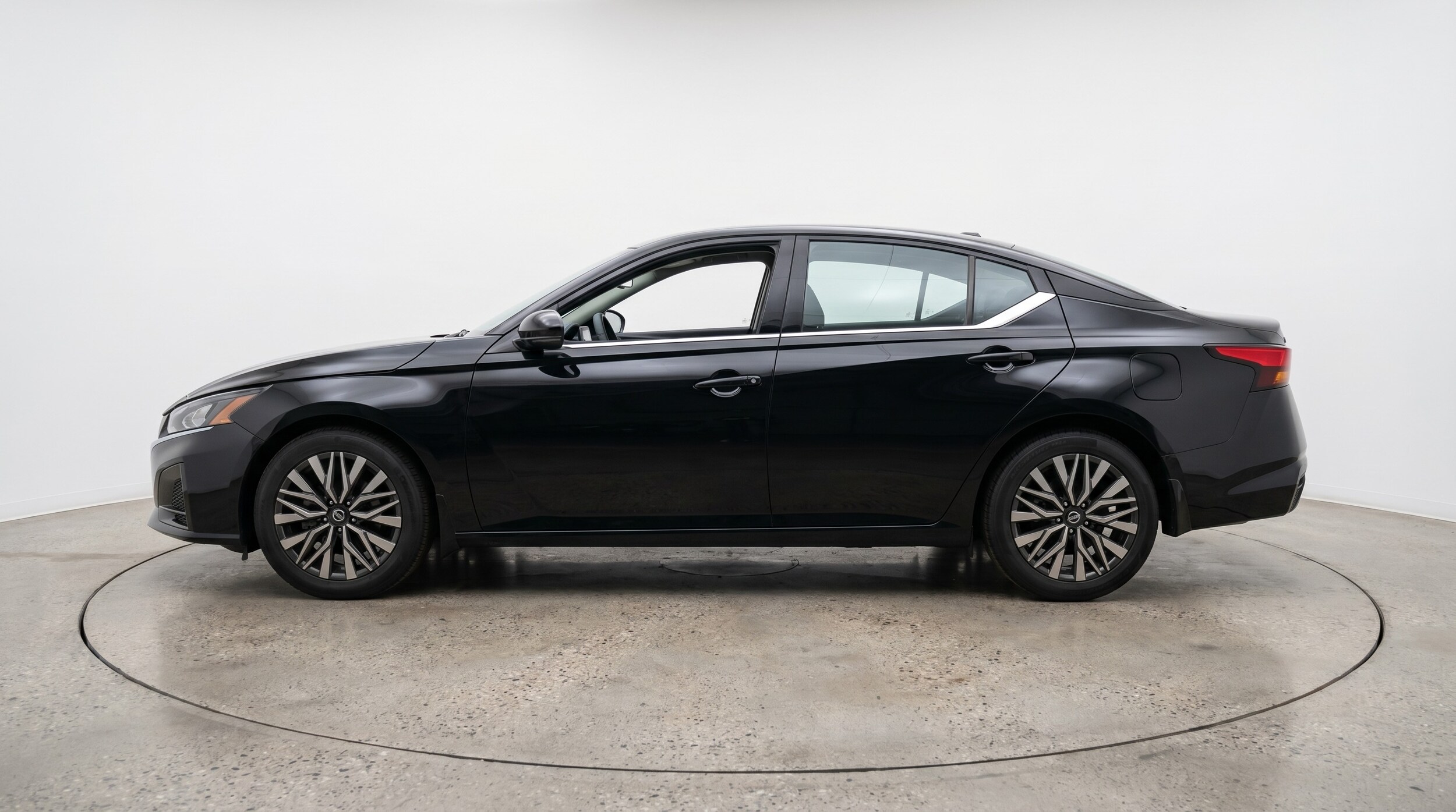 Thumbnail: 2025 Nissan Altima - 4