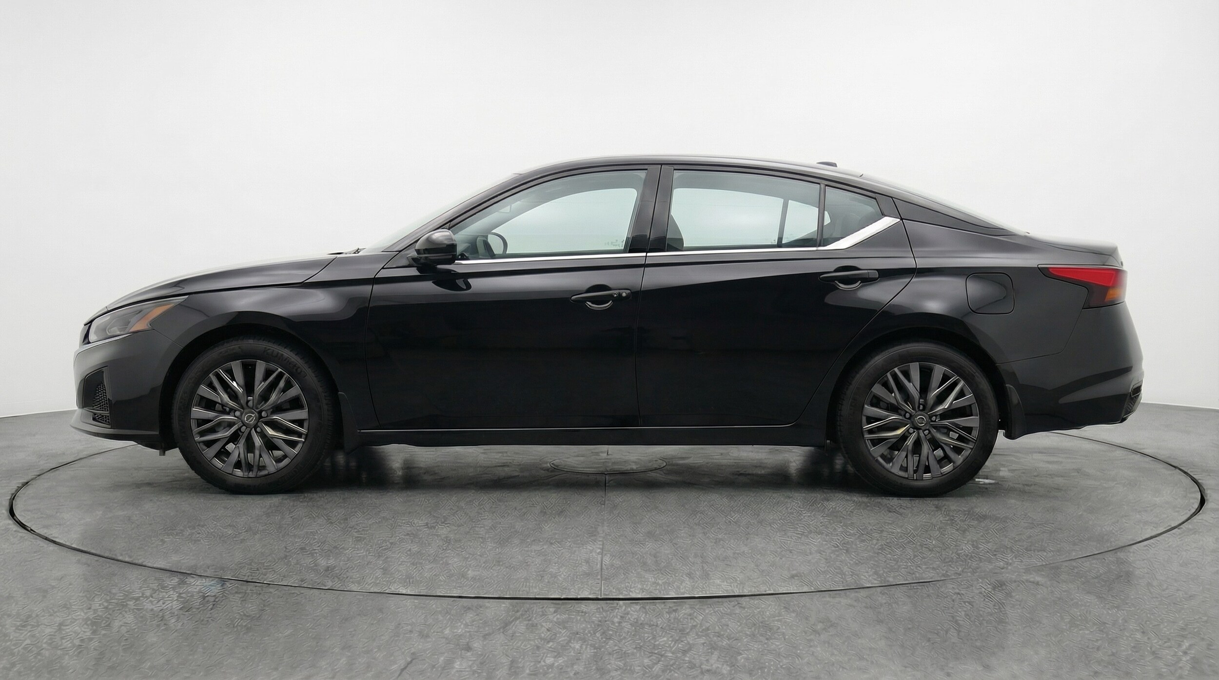 Thumbnail: 2026 Nissan Altima - 4