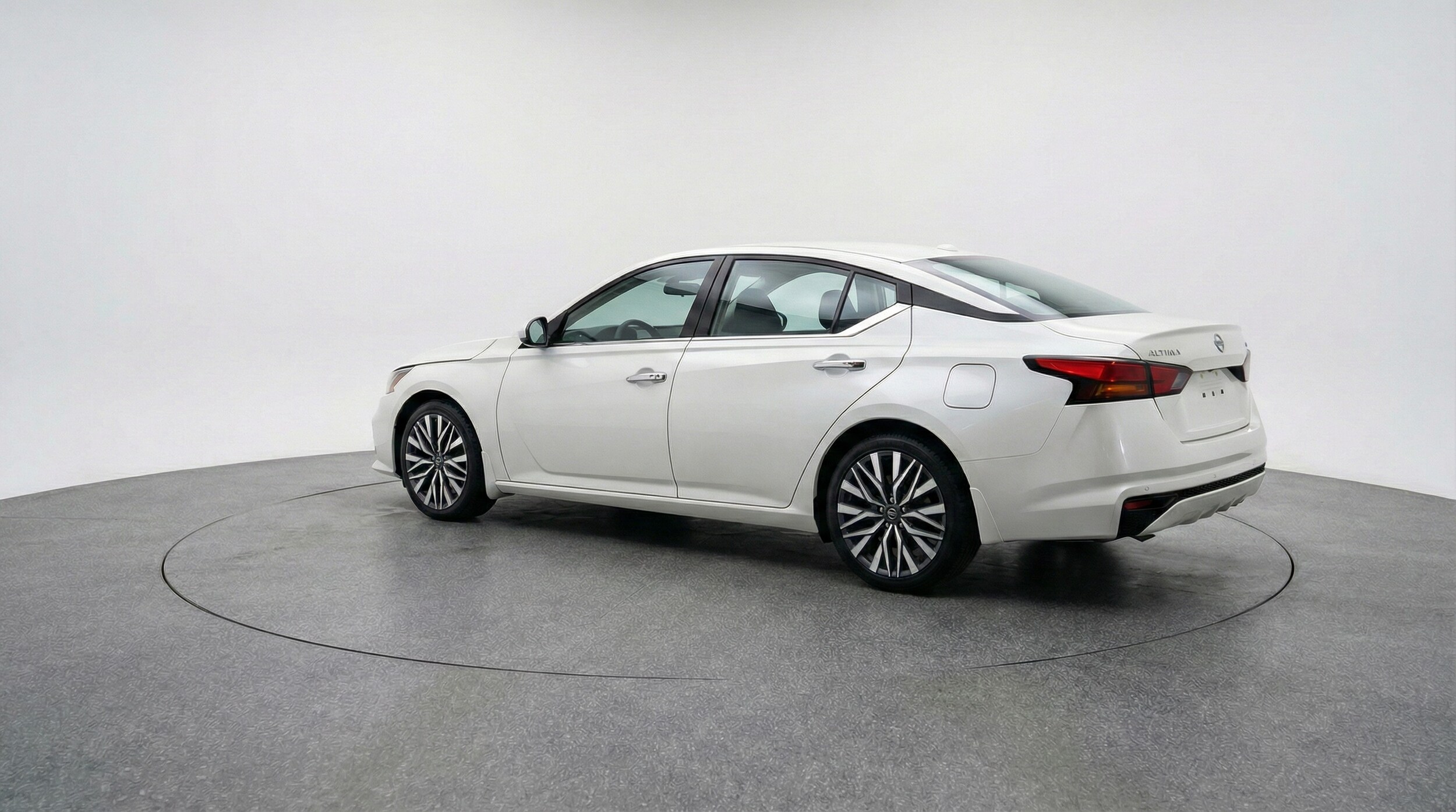 Thumbnail: 2025 Nissan Altima - 5