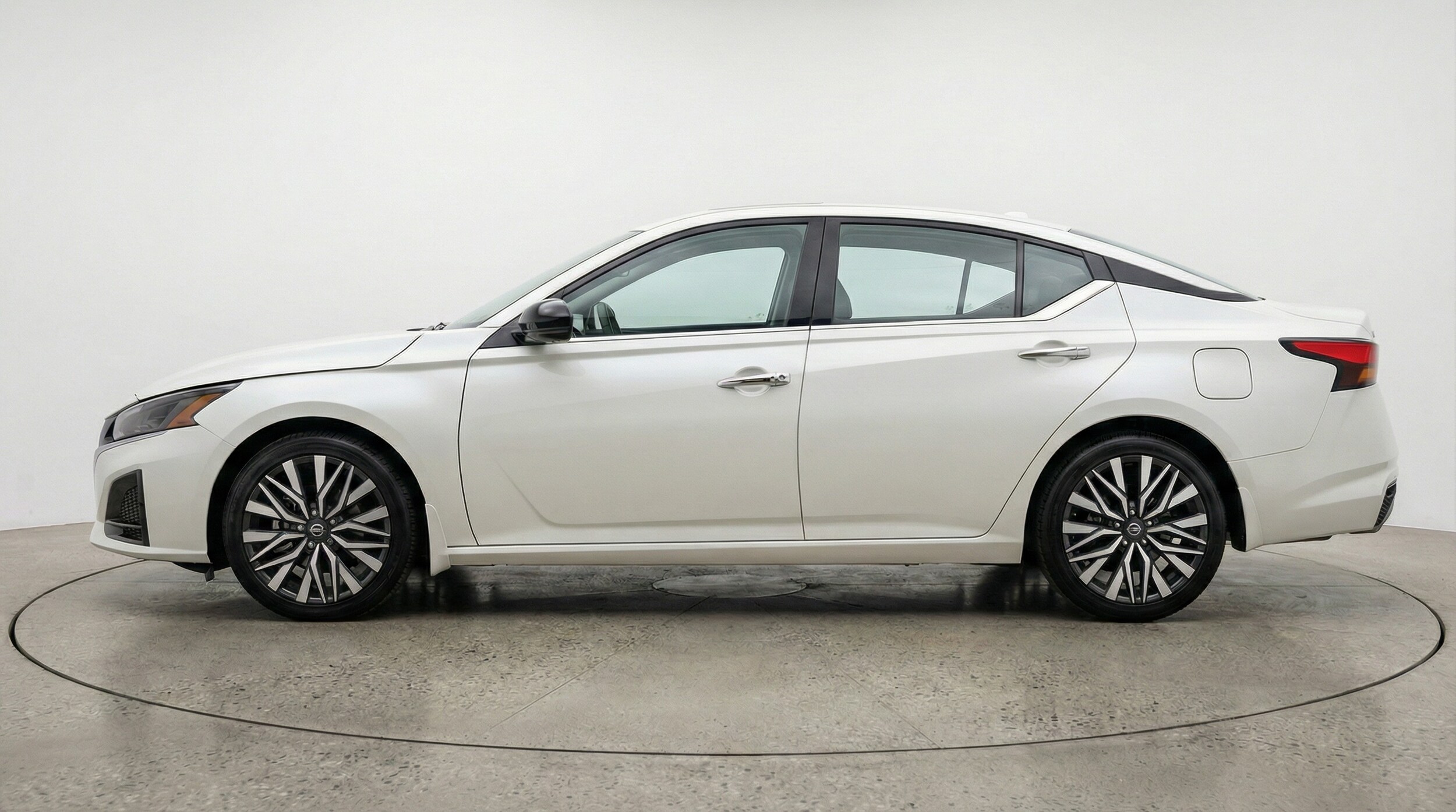 Thumbnail: 2025 Nissan Altima - 4