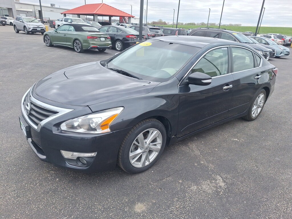 Used 2014 Nissan Altima For Sale at Davenport Used Car Superstore VIN
