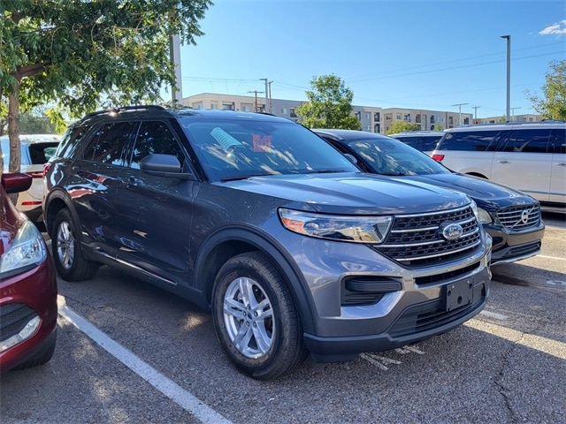 2022 Ford Explorer XLT photo 3