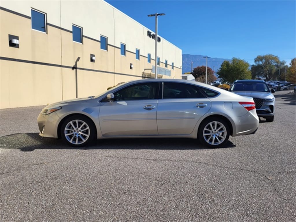 Used 2013 Toyota Avalon Limited Sedan