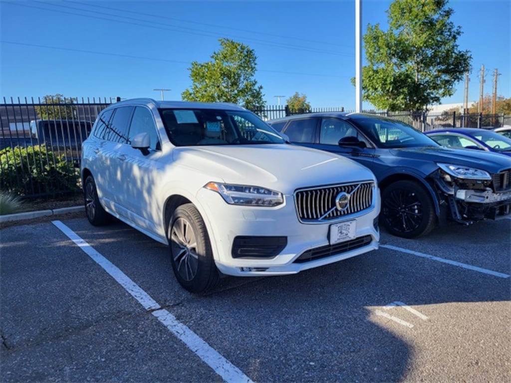 Used 2020 Volvo XC90 T6 Momentum SUV