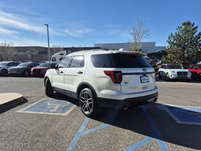 2016 Ford Explorer Sport photo 2