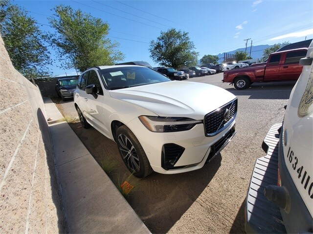 2023 Volvo XC60 Recharge Hybrid T8 Plus photo 3