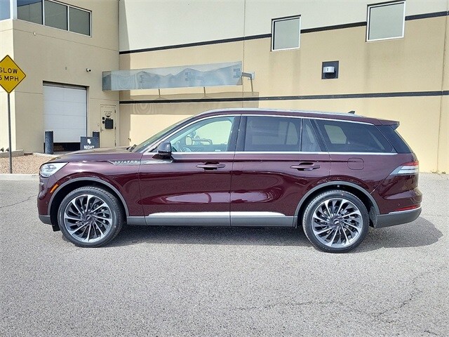 2024 Lincoln Aviator Reserve photo 2