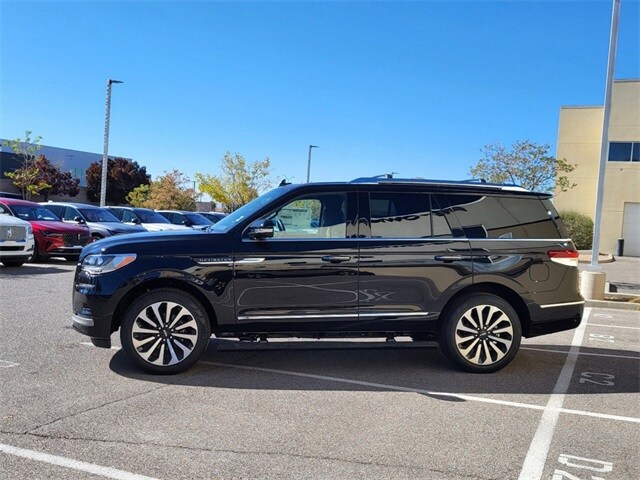2024 Lincoln Navigator Reserve photo 2