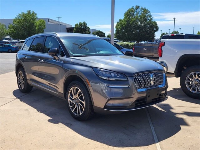 2022 Lincoln Corsair Standard photo 4