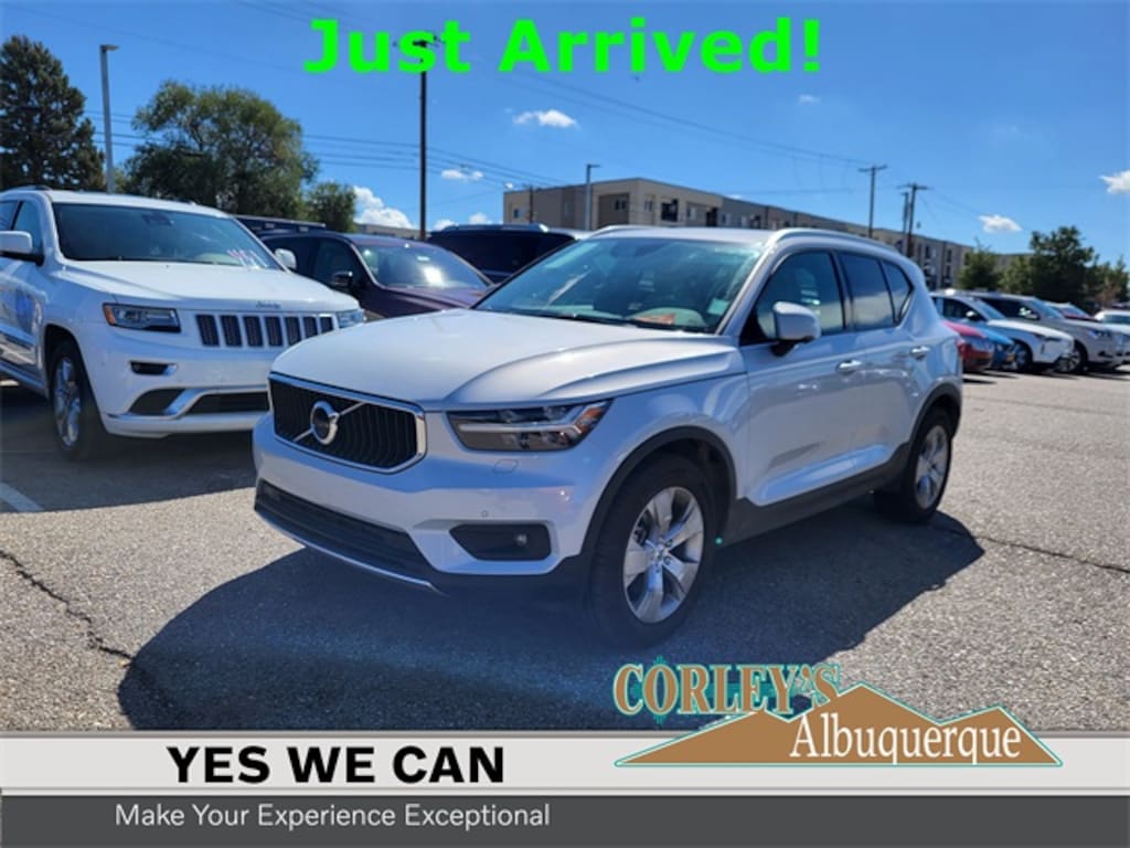 Used 2021 Volvo XC40 Momentum SUV