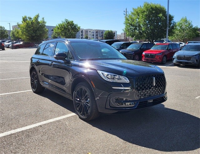 2025 Lincoln Corsair Grand Touring photo 3
