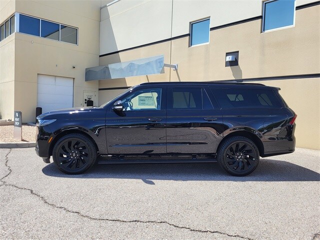 2025 Lincoln Navigator L Reserve photo 2