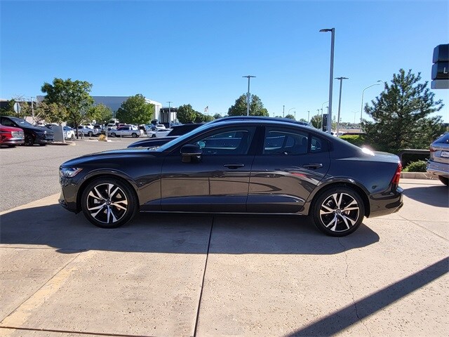 2025 Volvo S60 B5 Core photo 2