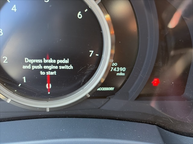 2016 Lexus IS 200t photo 4