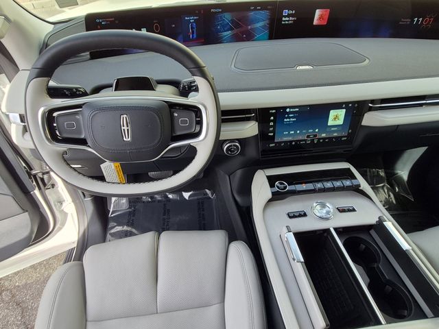 2026 Lincoln Navigator Premiere - Photo 11