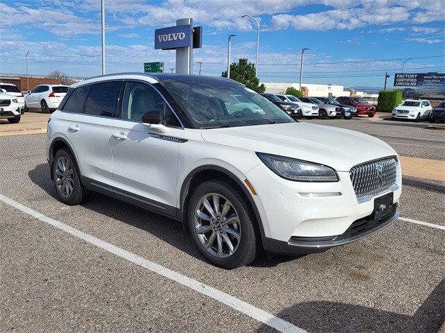 2021 Lincoln Corsair Standard photo 3