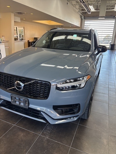 2021 Volvo XC90 T6 R-Design photo 3