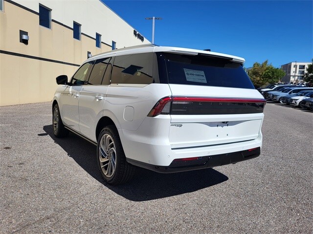 2025 Lincoln Navigator Reserve photo 3