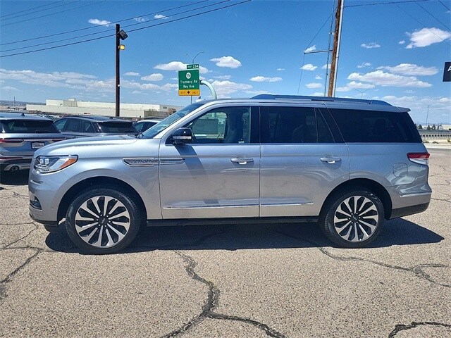 2024 Lincoln Navigator Reserve photo 2