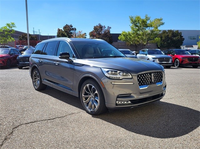 2022 Lincoln Aviator Grand Touring photo 4