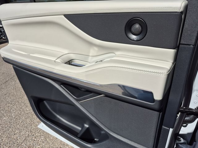 2026 Lincoln Navigator Premiere L - Photo 12