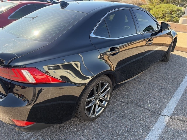 2016 Lexus IS 200t photo 3