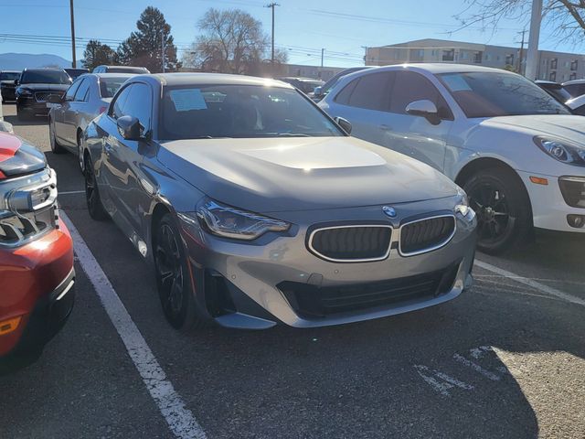 2025 Bmw 230i xDrive Coupe photo 2