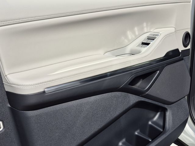 2026 Lincoln Navigator Premiere - Photo 6