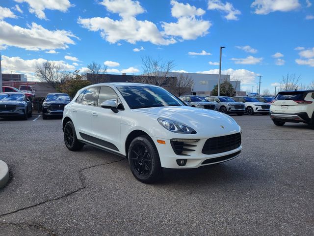 2017 Porsche Macan Base photo 3