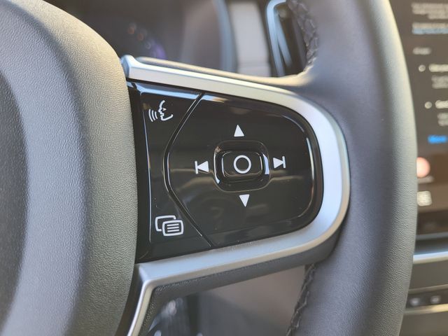 2026 Volvo XC90 Plus - Photo 18
