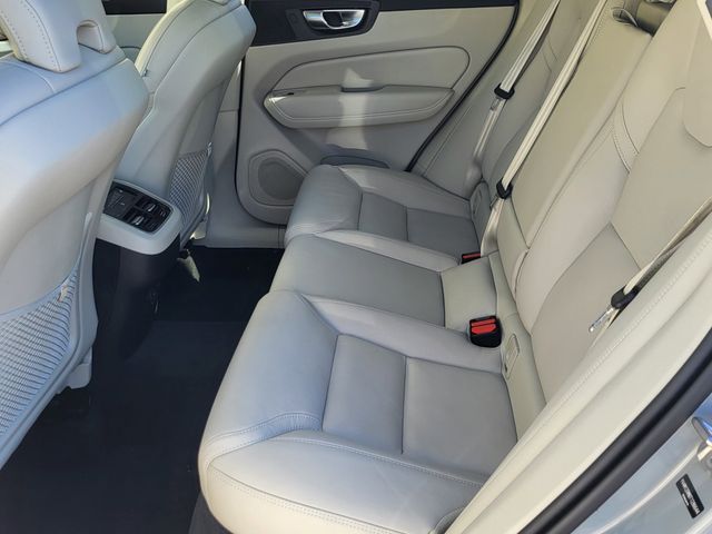 2026 Volvo XC60 Ultra - Photo 9