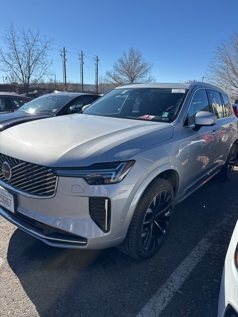 2025 Volvo XC90 Plus photo 2