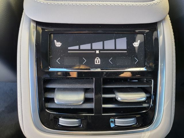 2026 Volvo XC90 Plus - Photo 10