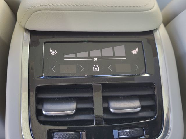 2026 Volvo XC60 Ultra - Photo 10