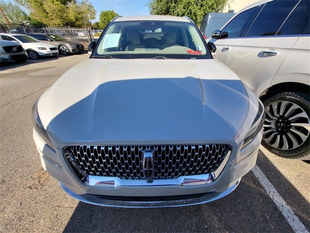 2022 Lincoln Corsair Standard photo 2