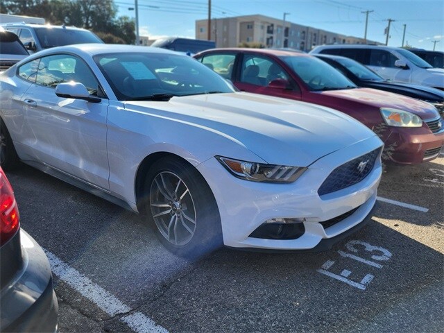 2015 Ford Mustang EcoBoost Premium photo 3