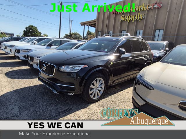 2016 Volvo XC90 T6 AWD Momentum's photo