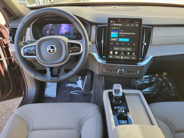 2026 Volvo XC90 Plus - Photo 11